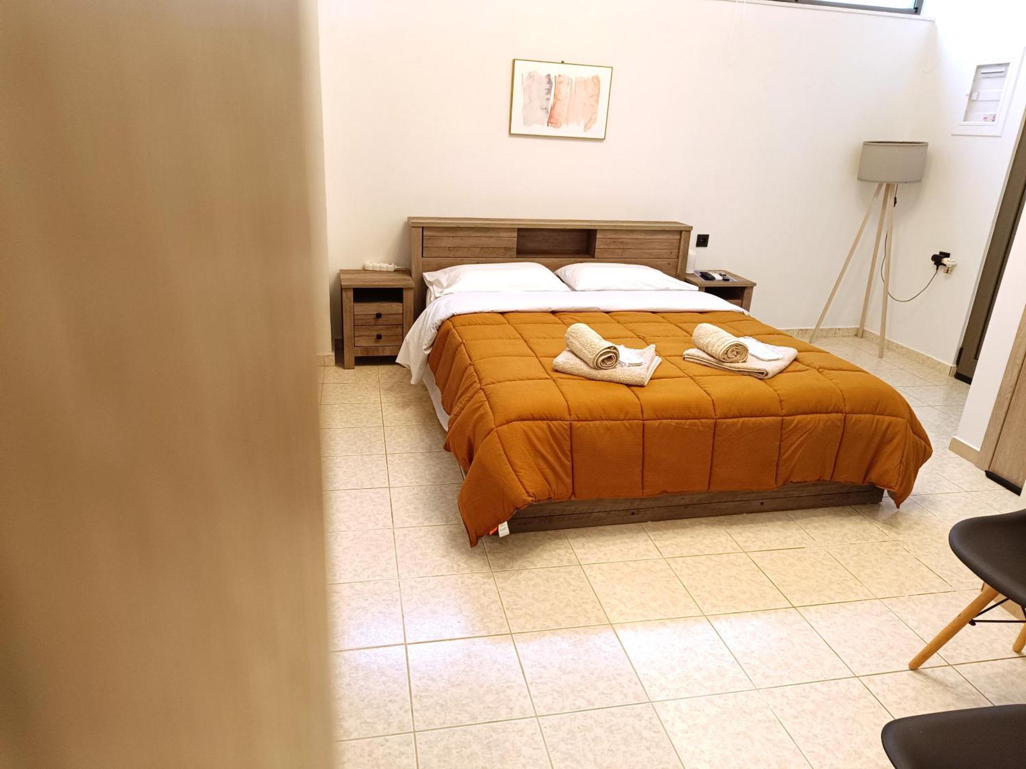 Giorgio Patrasso - Micro Apartment In The Center Of Patras Ngoại thất bức ảnh