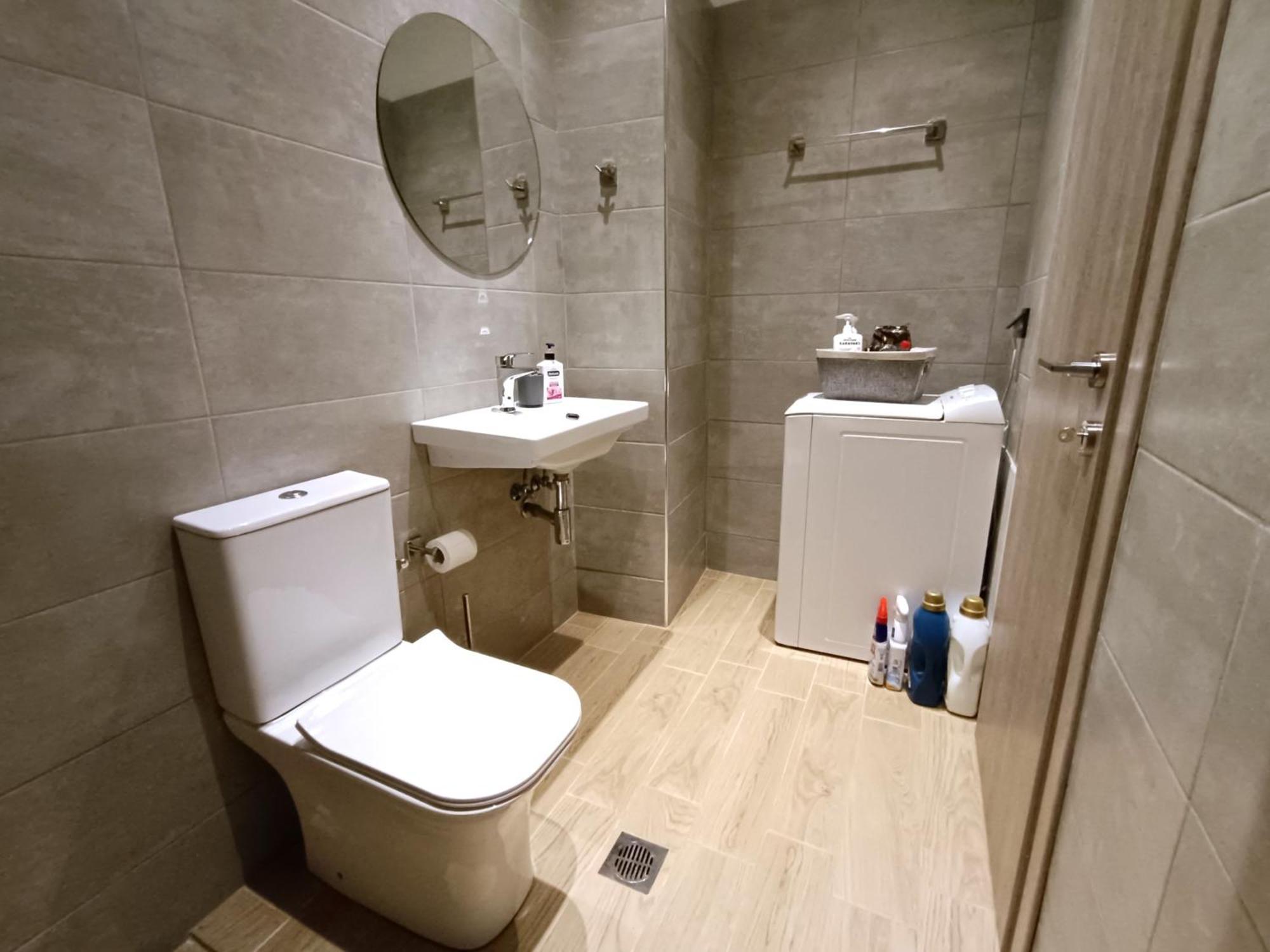 Giorgio Patrasso - Micro Apartment In The Center Of Patras Ngoại thất bức ảnh